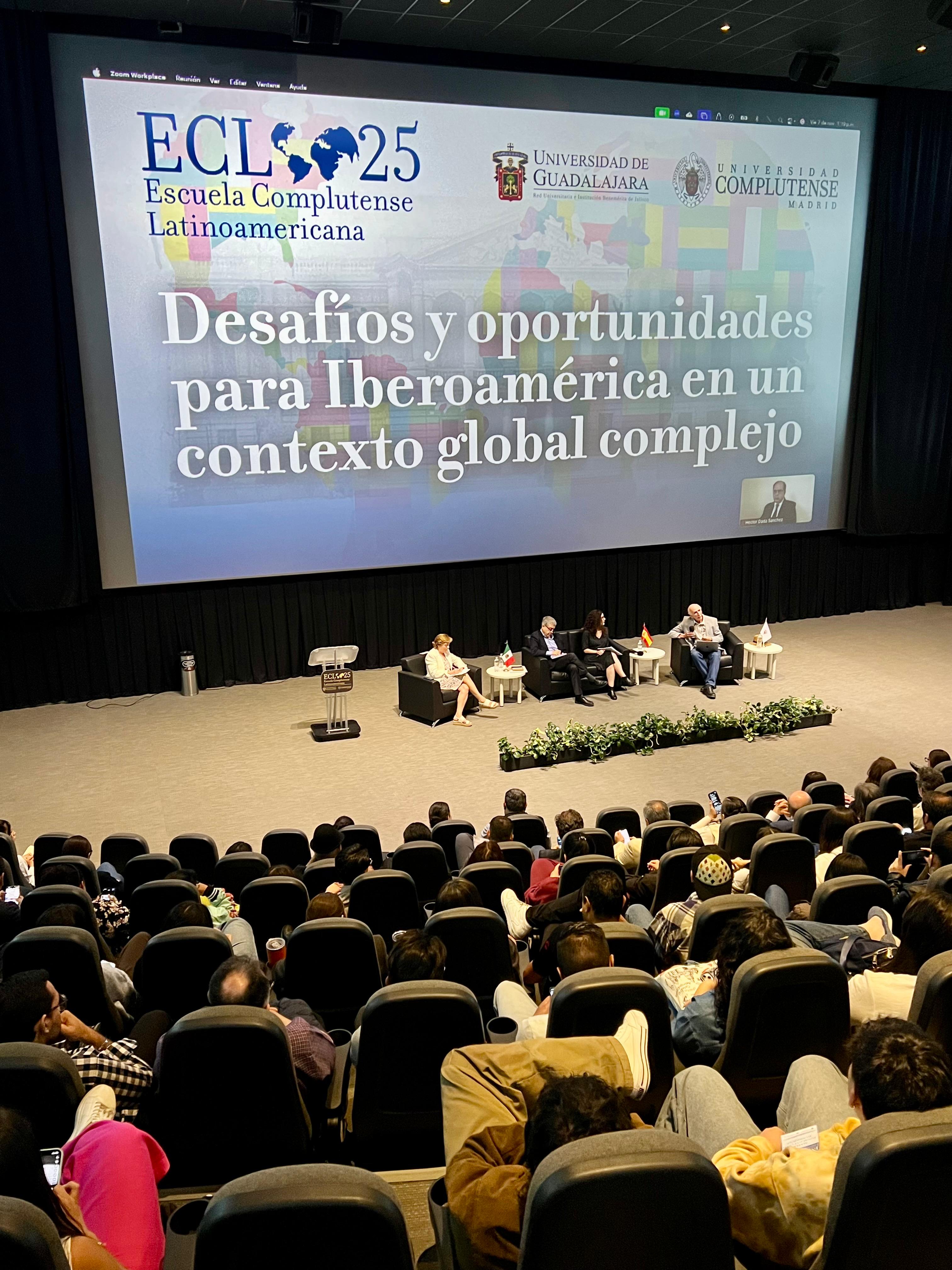 Panel “Desafíos y oportunidades para Iberoamérica en un contexto global complejo”